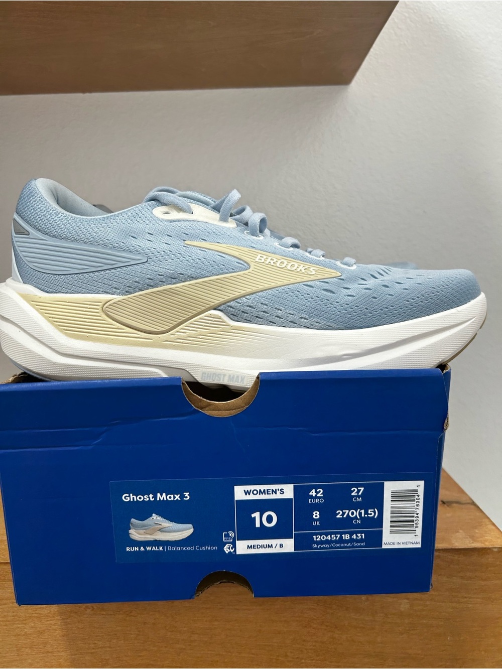Brooks Ghost Max 3 Skyway Sand 10. NWT